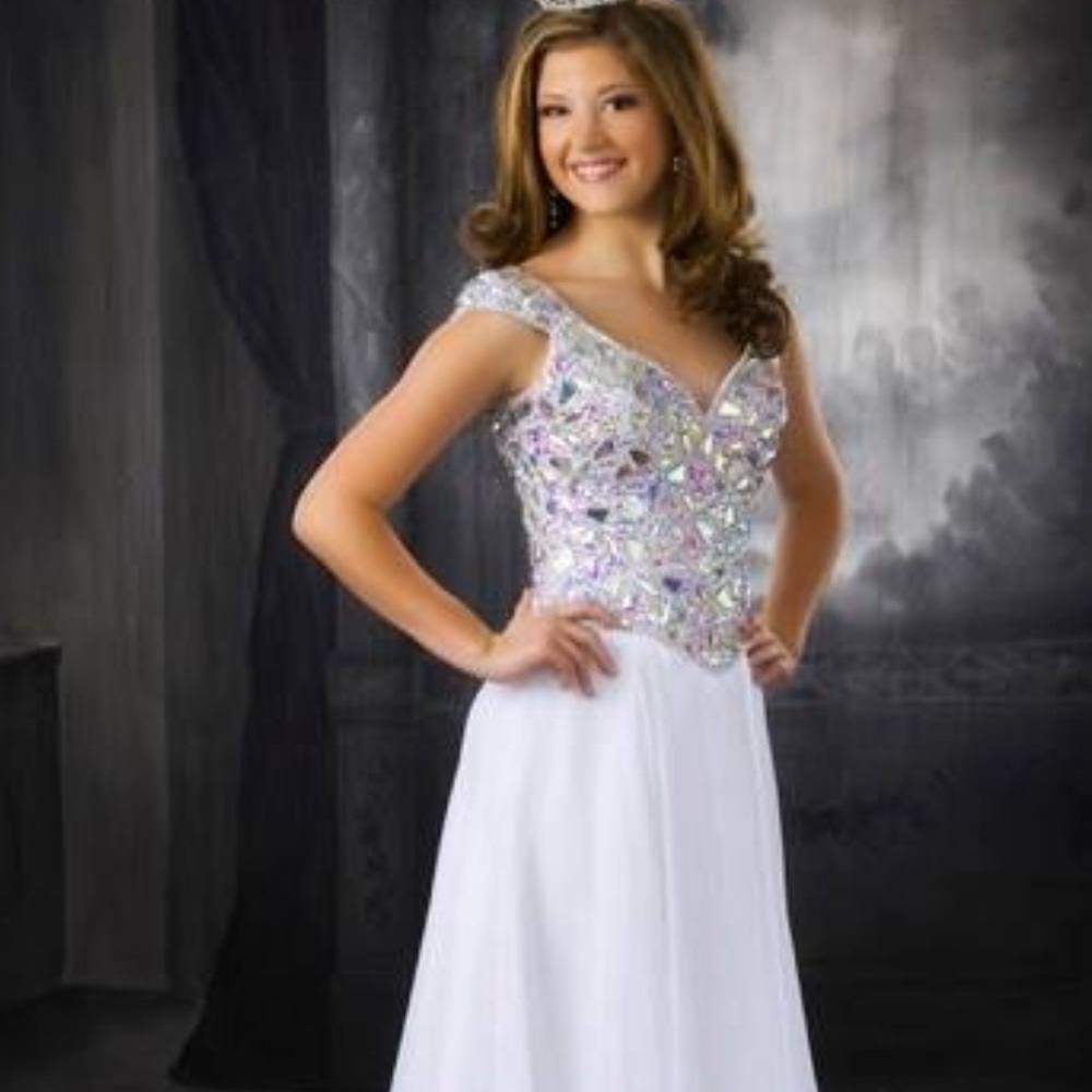 White Johnathan Kayne Evening Gown